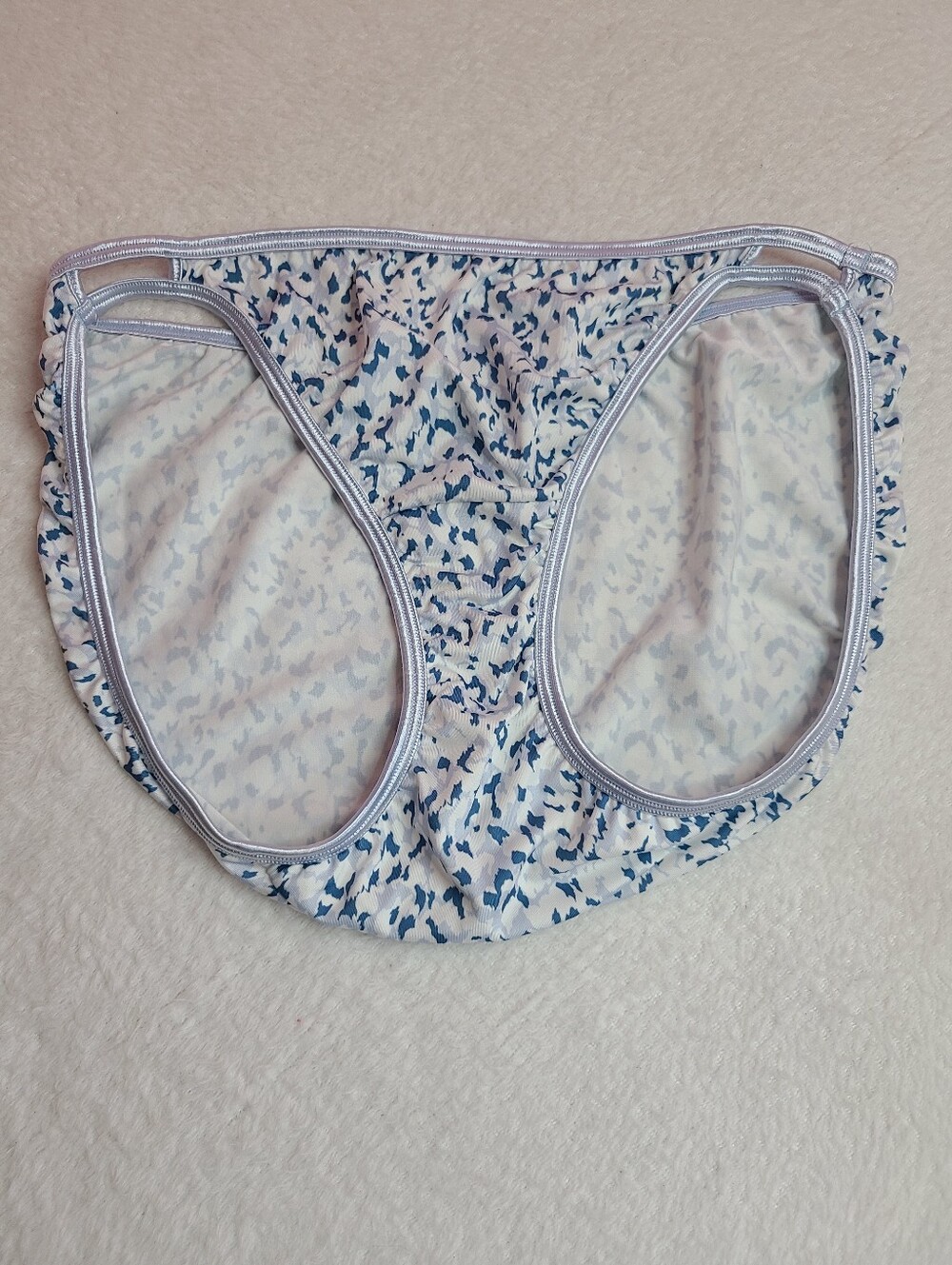 Vanity Fair Illumination Classic Satin Trim String Bikini Panty Size XL